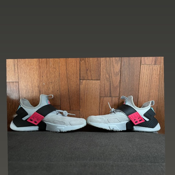 NIKE Huarache - Picture 3 of 5